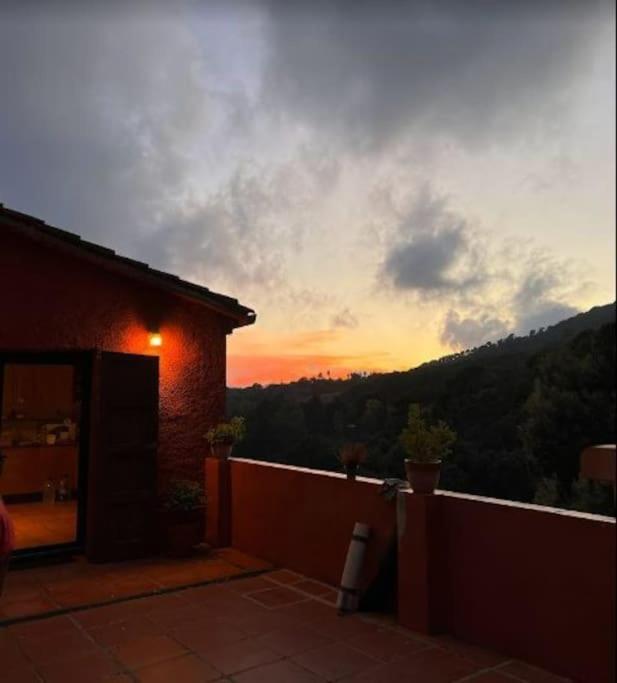 Masia Can Castellar Sant Iscle De Vallalta Exterior photo